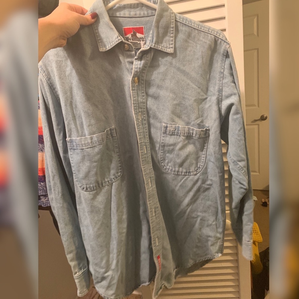 VINTAGE! Marlboro denim work shirt from the 90s!